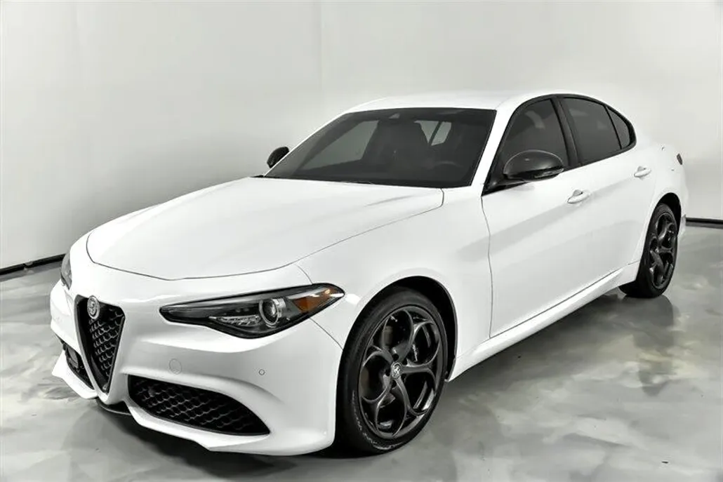 2018 Alfa Romeo Giulia Ti Sport photo 1