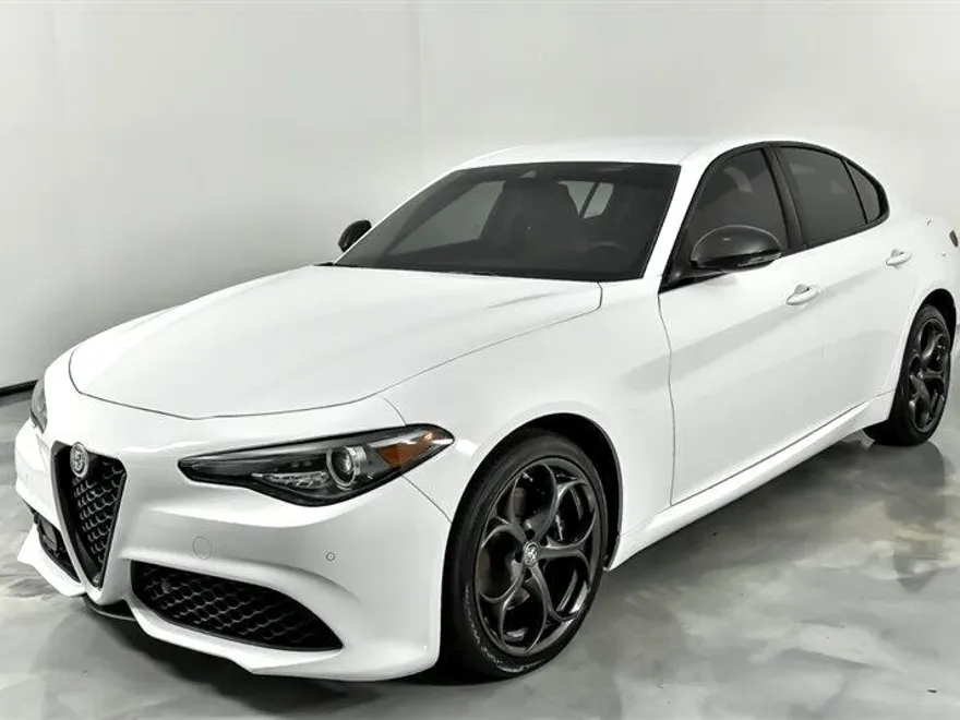 2018 Alfa Romeo Giulia Ti Sport photo 1