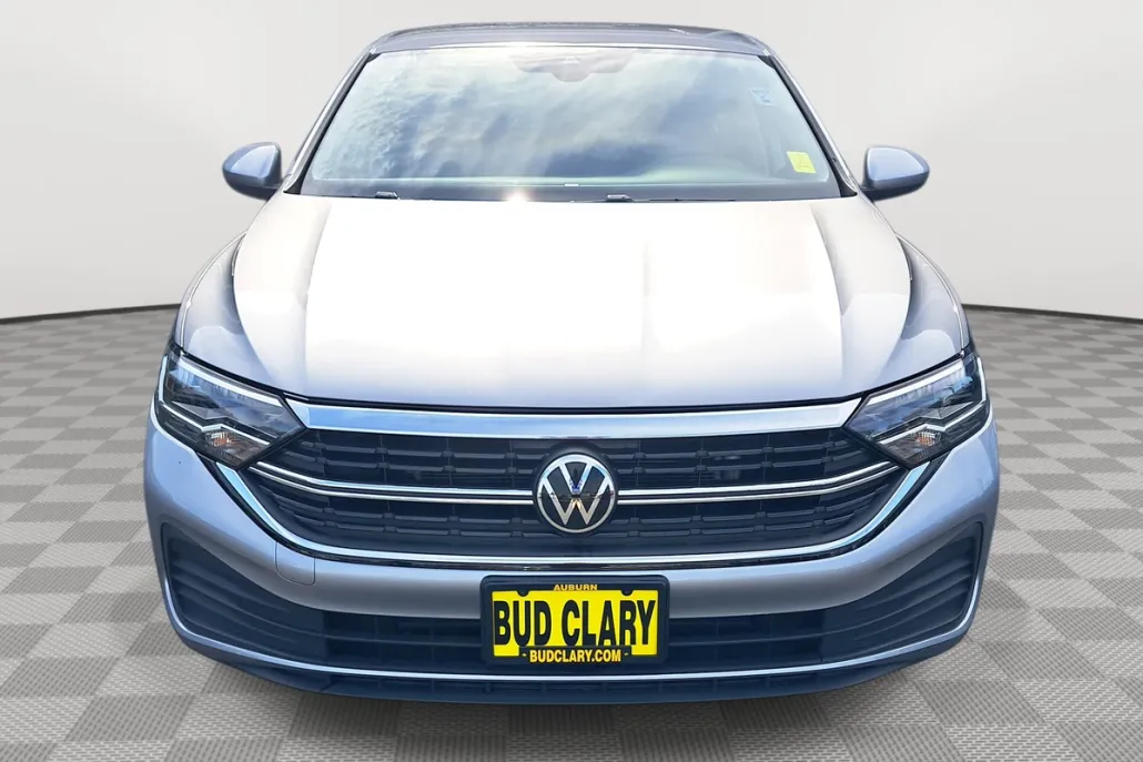 2024 Volkswagen Jetta SE photo 1