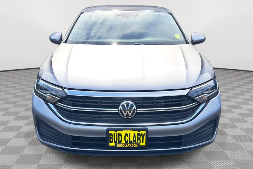 2024 Volkswagen Jetta SE photo 1