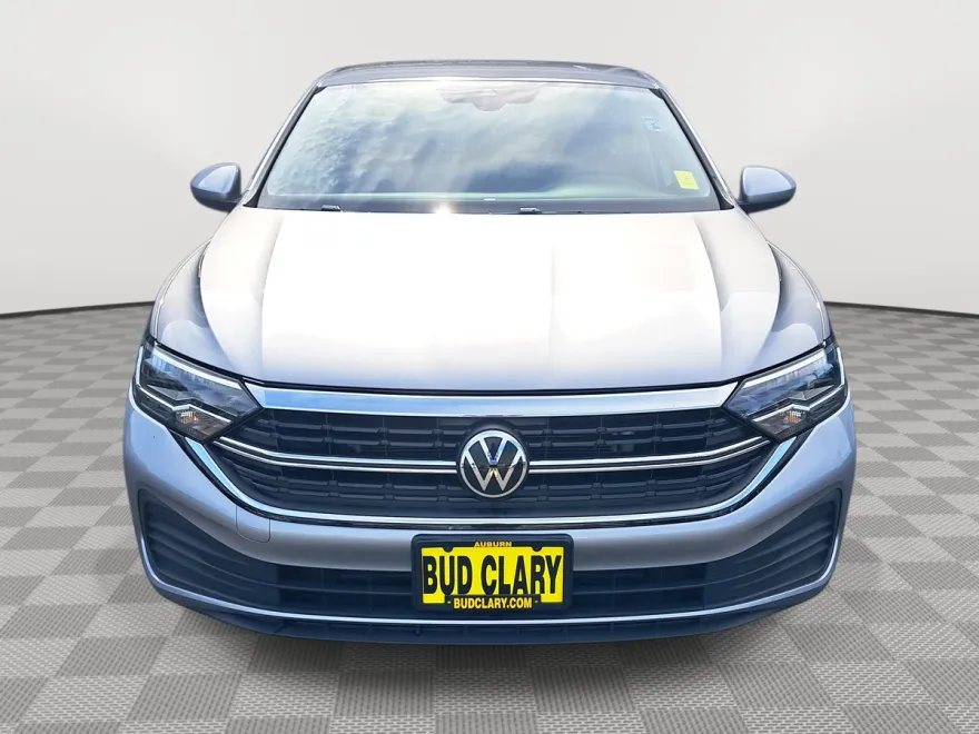 2024 Volkswagen Jetta SE photo 1