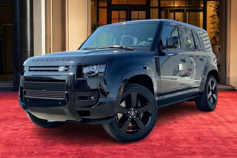 2025 Land Rover Defender 110 V8 photo 1