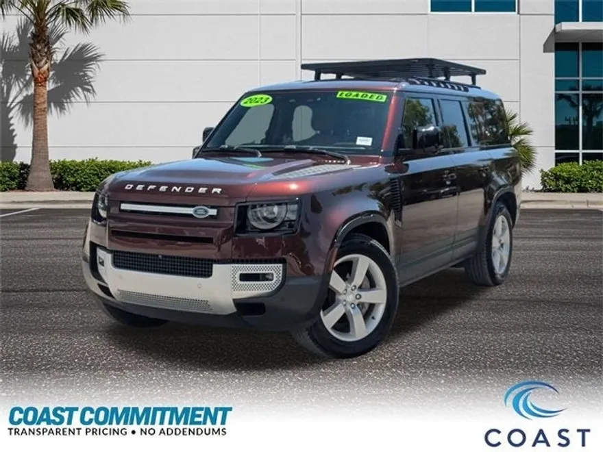 2023 Land Rover Defender 130 SE photo 1