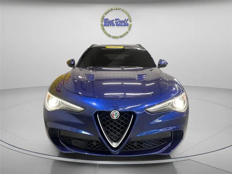 2018 Alfa Romeo Stelvio Quadrifoglio photo 1