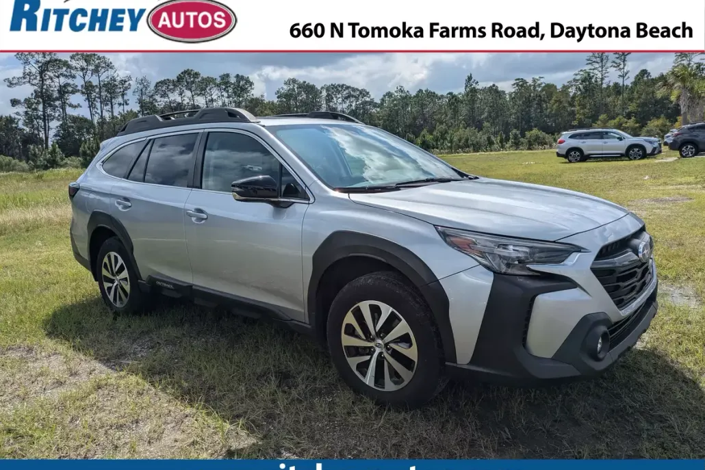 2023 Subaru Outback Premium photo 1