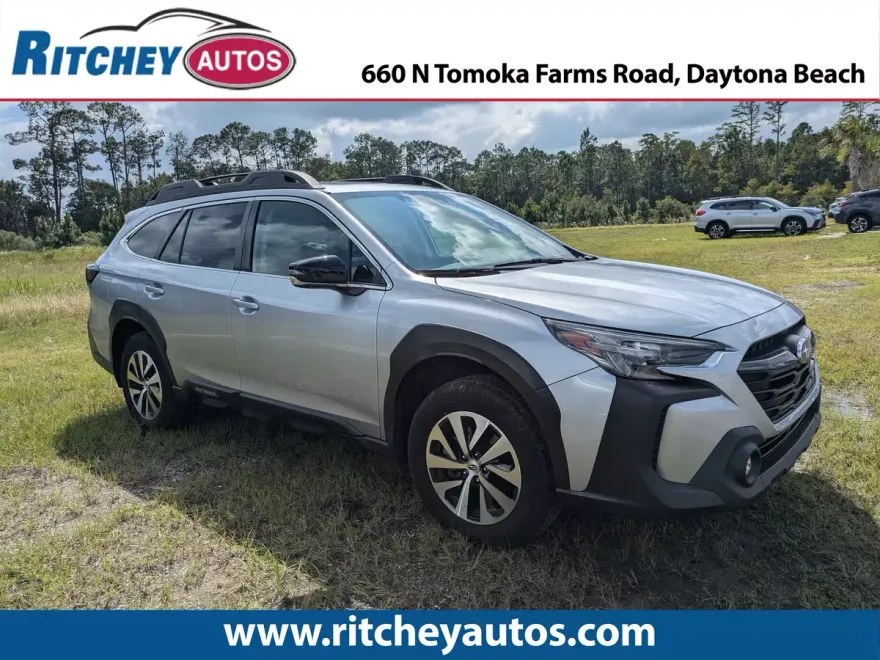 2023 Subaru Outback Premium photo 1
