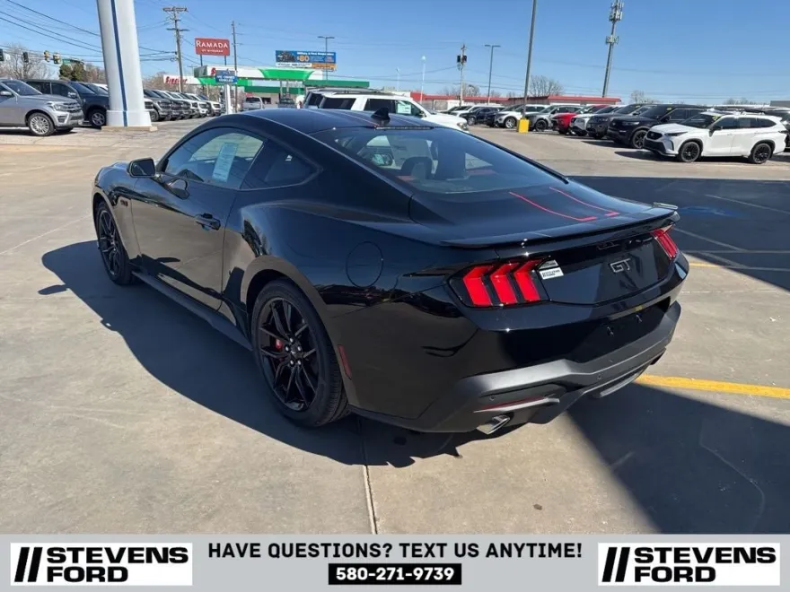 2025 Ford Mustang GT Premium photo 1