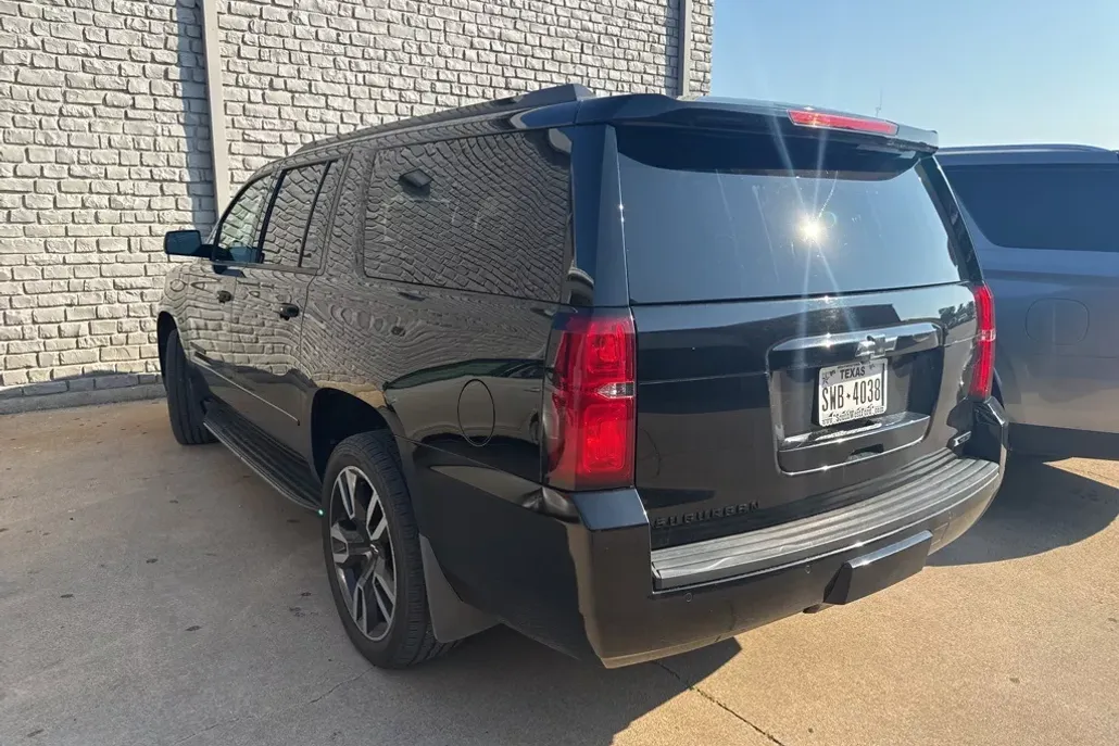 2018 Chevrolet Suburban Premier photo 1