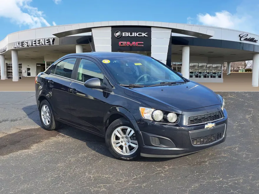 2013 Chevrolet Sonic LT photo 1