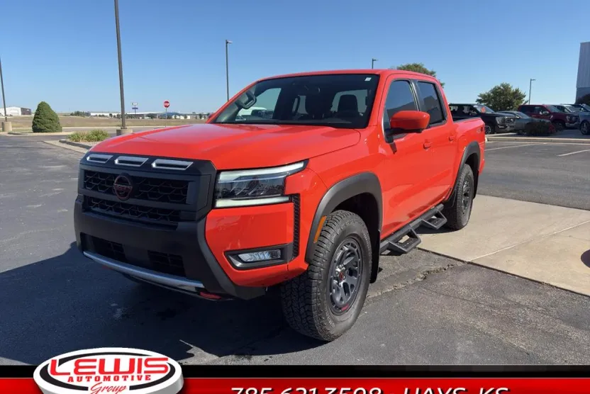 2025 Nissan Frontier PRO-4X Crew Cab photo 1