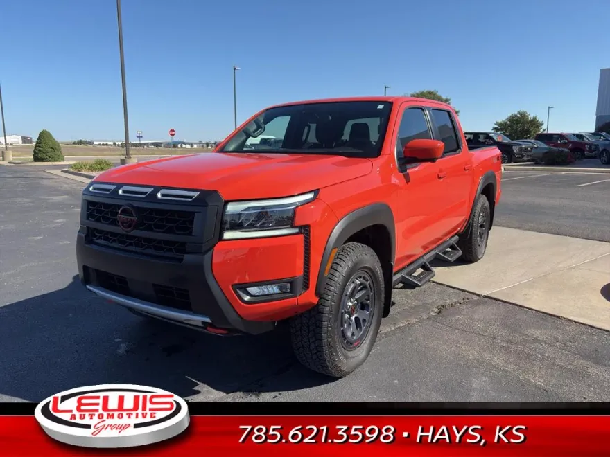 2025 Nissan Frontier PRO-4X Crew Cab photo 1