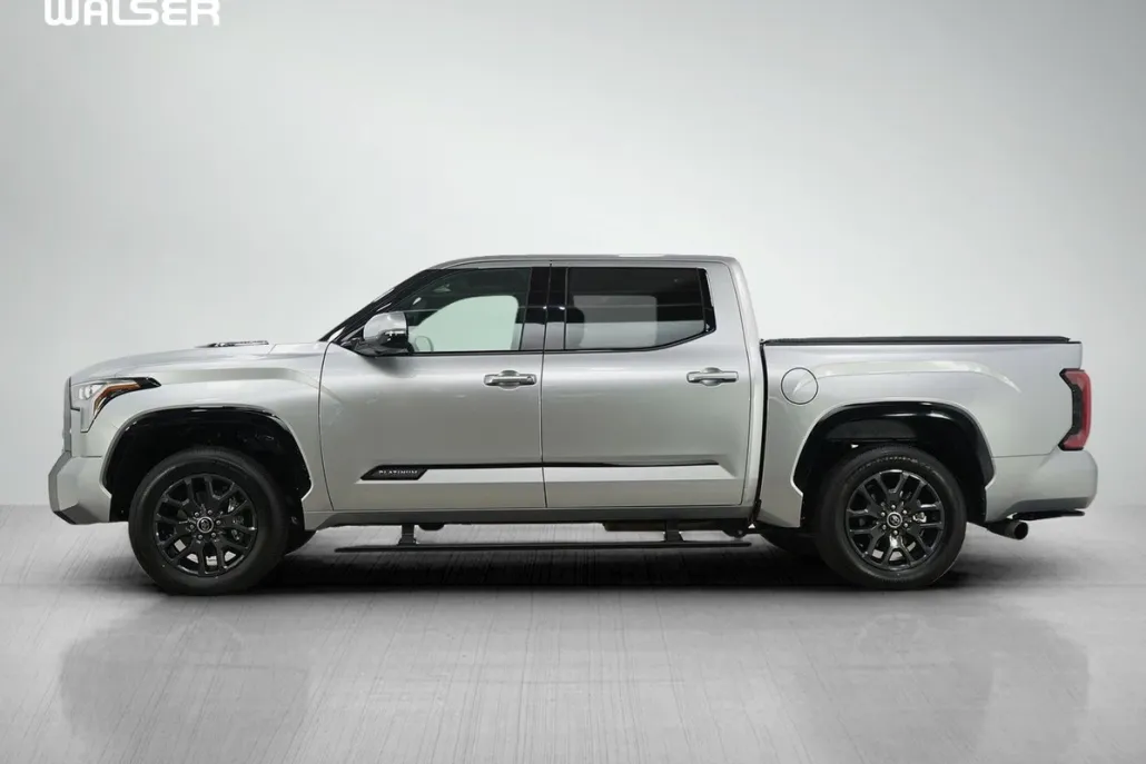 2023 Toyota Tundra Platinum CrewMax photo 1