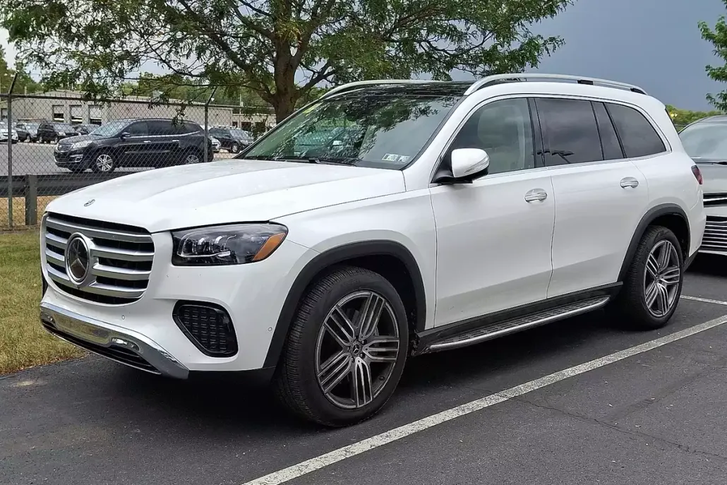 2024 Mercedes Benz GLS 450 4MATIC photo 1