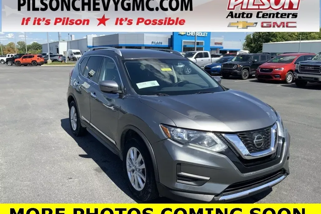 2019 Nissan Rogue SV photo 1
