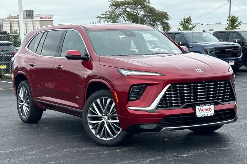 2026 Buick Enclave Avenir photo 1