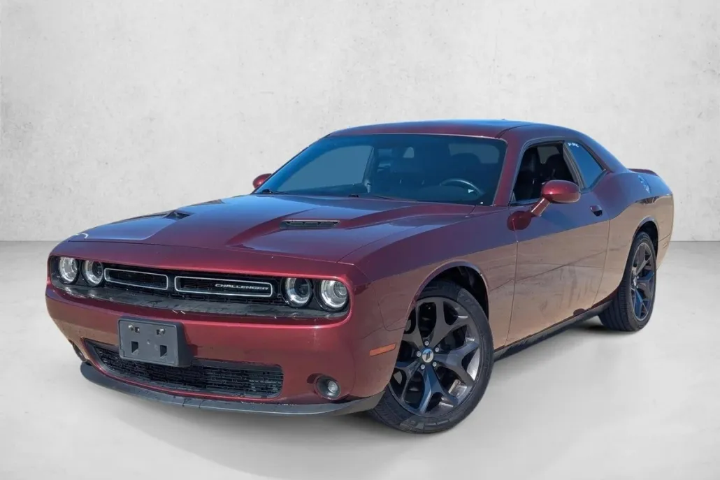 2018 Dodge Challenger SXT Plus photo 1