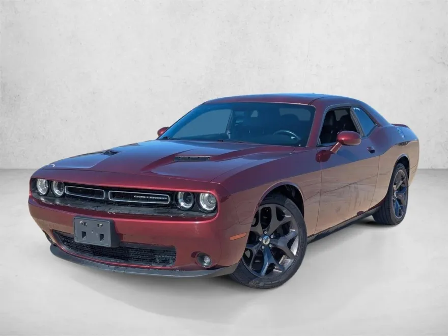 2018 Dodge Challenger SXT Plus photo 1