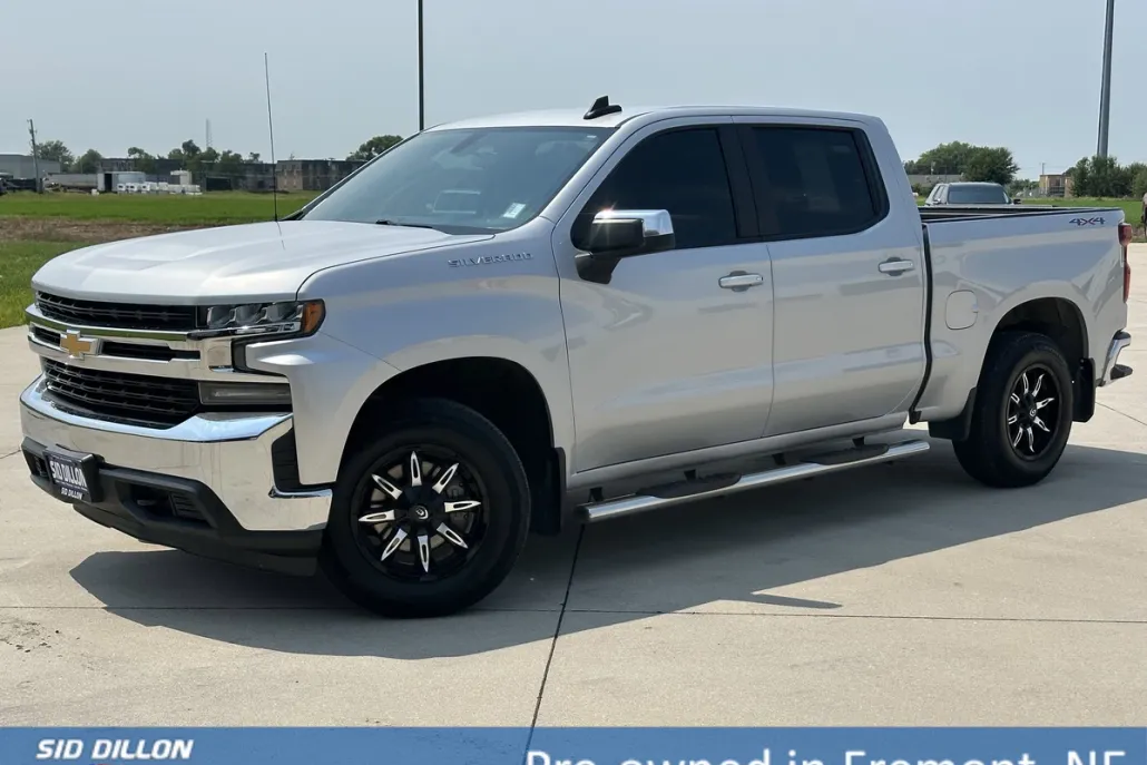 2019 Chevrolet Silverado 1500 LT photo 1