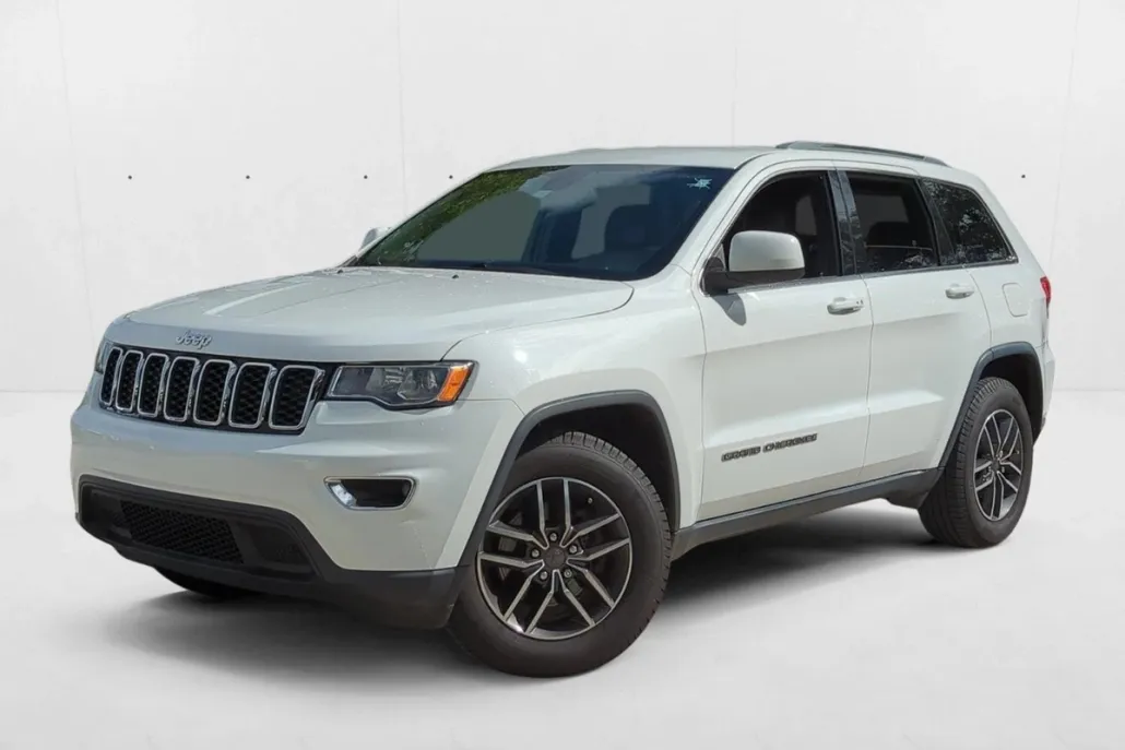 2019 Jeep Grand Cherokee Laredo E photo 1