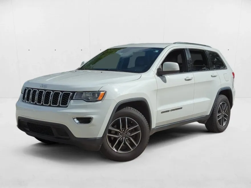 2019 Jeep Grand Cherokee Laredo E photo 1