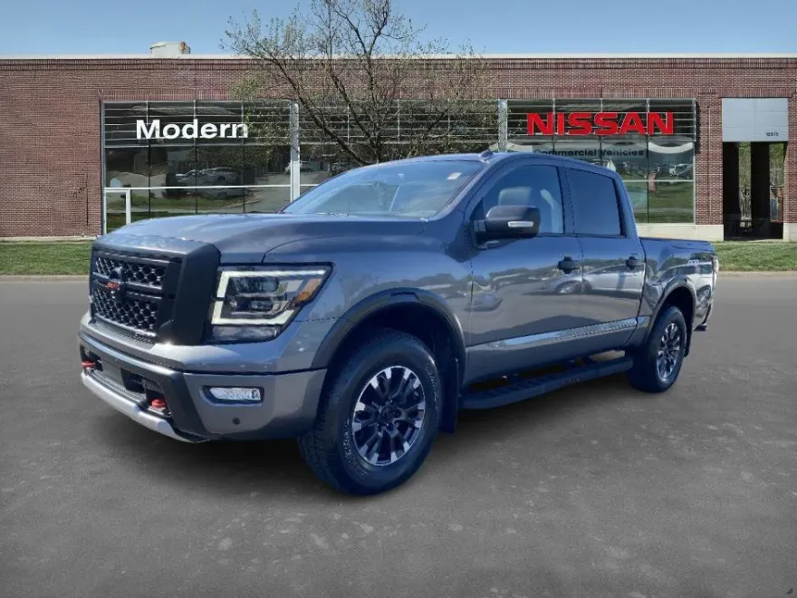 2021 Nissan Titan PRO-4X photo 1