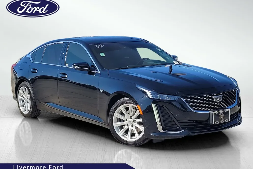 2023 Cadillac CT5 Luxury photo 1