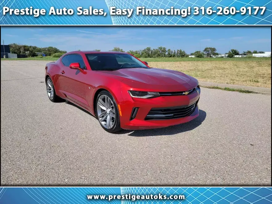 2017 Chevrolet Camaro 1LT photo 1