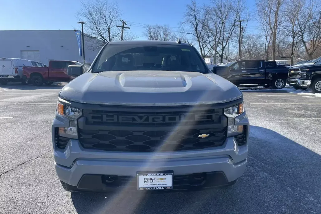 2025 Chevrolet Silverado 1500 Custom photo 1