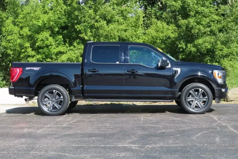 2023 Ford F-150 XL photo 1