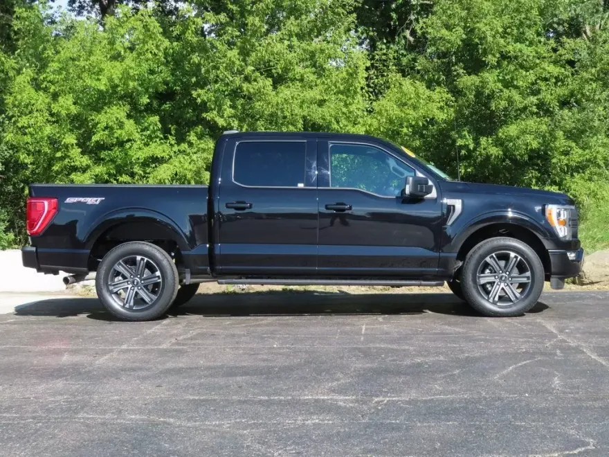 2023 Ford F-150 XL photo 1
