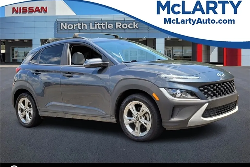 2022 Hyundai Kona SEL photo 1