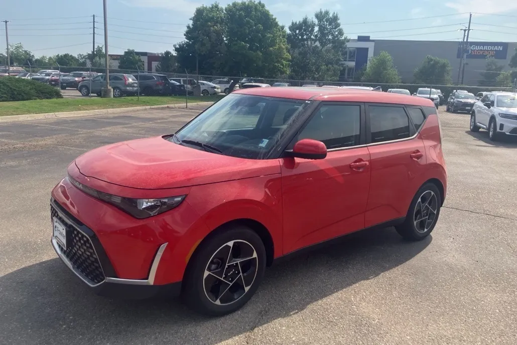 2023 Kia Soul EX photo 1