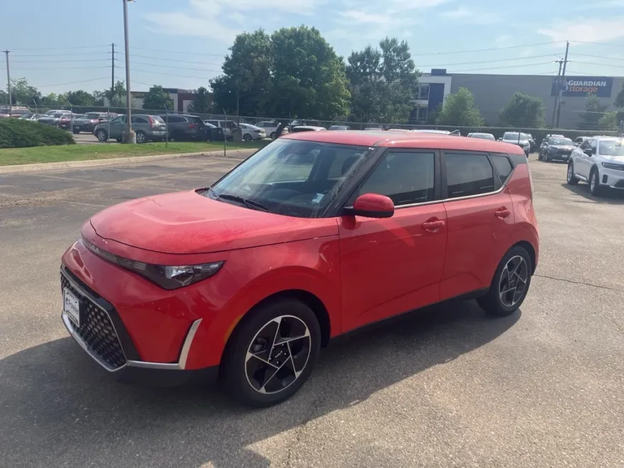 2023 Kia Soul EX photo 1