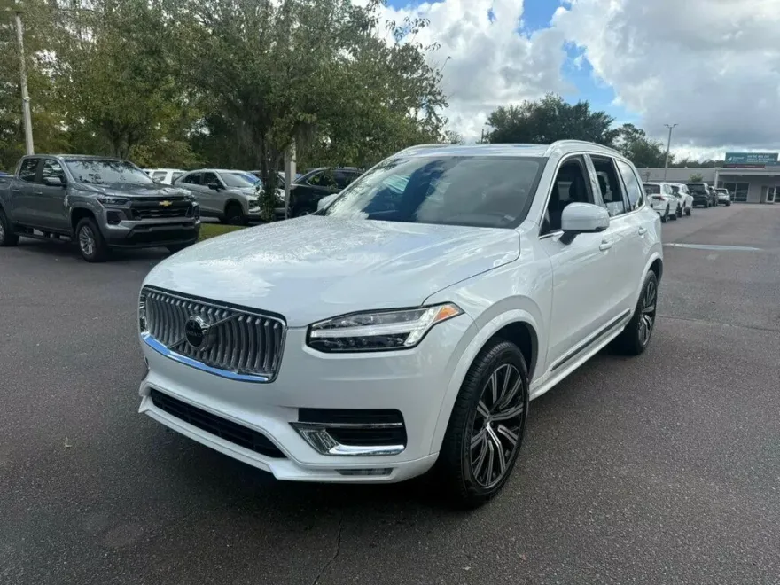 2025 Volvo XC90 B5 AWD Core photo 1