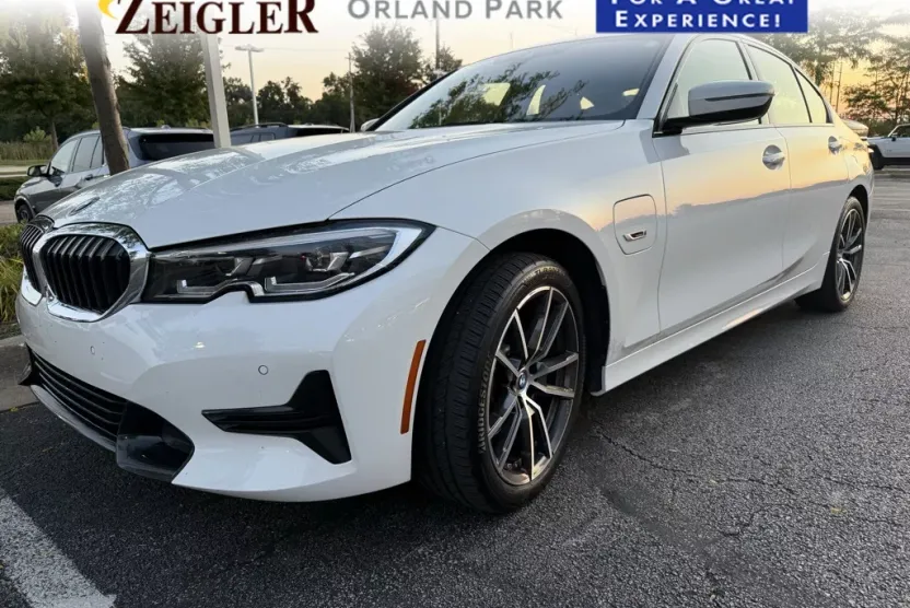 2022 Bmw 330e xDrive photo 1