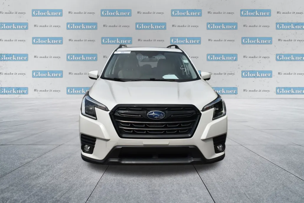 2024 Subaru Forester Premium photo 1
