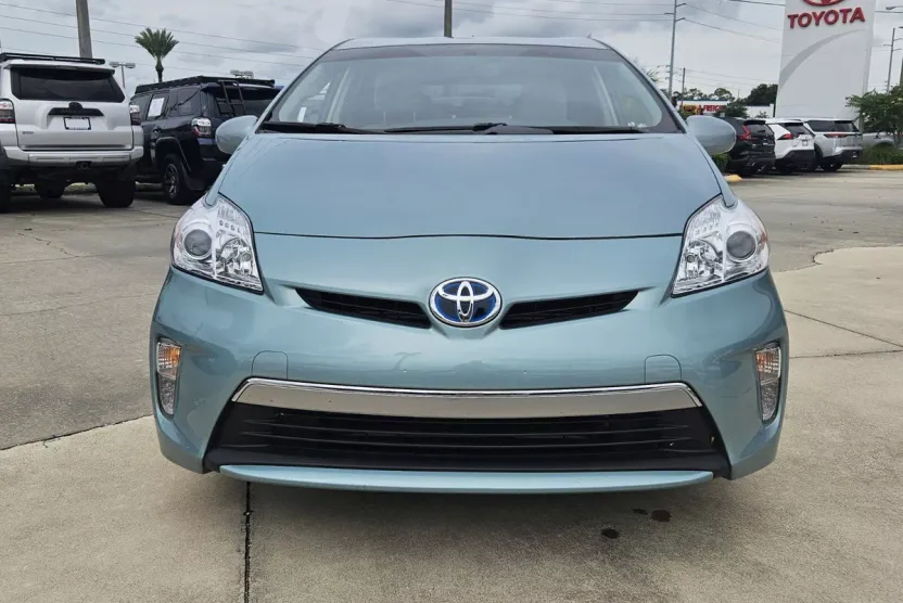 2015 Toyota Prius One photo 1