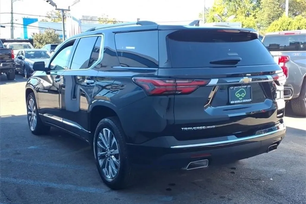 2023 Chevrolet Traverse Premier photo 1