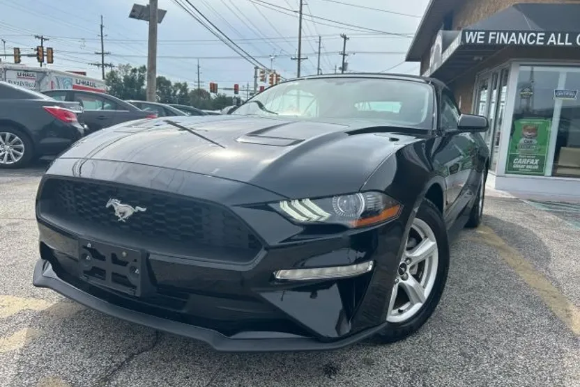 2018 Ford Mustang EcoBoost Convertible photo 1