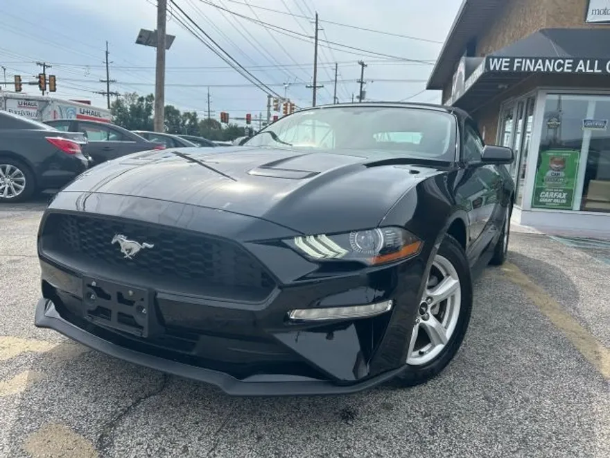 2018 Ford Mustang EcoBoost Convertible photo 1