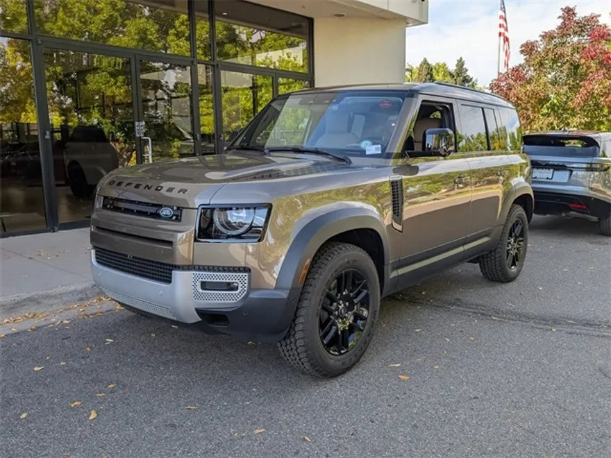 2025 Land Rover Defender 110 S photo 1