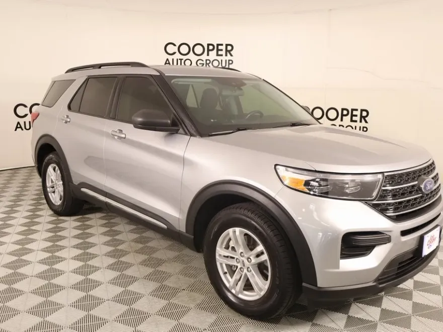 2022 Ford Explorer XLT photo 1