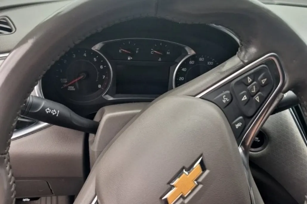 2018 Chevrolet Malibu 1LT photo 1