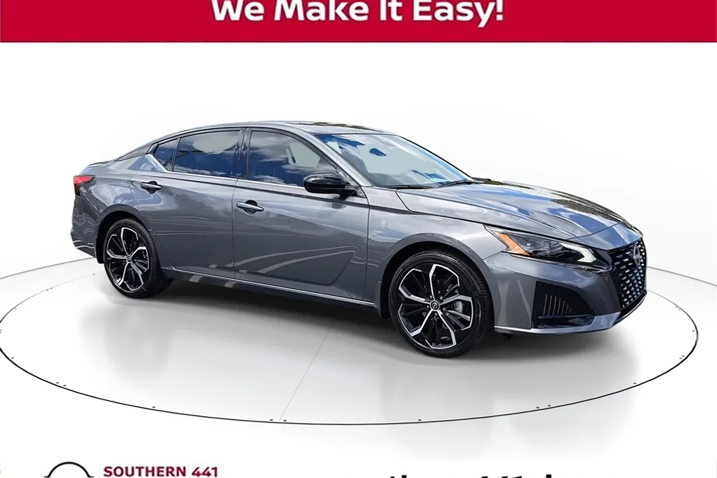 2025 Nissan Altima 2.5 SR photo 1