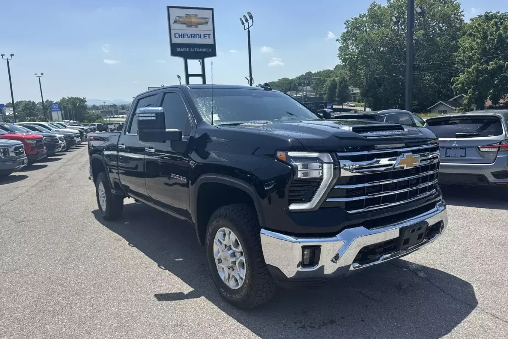 2024 Chevrolet Silverado 2500HD LTZ photo 1