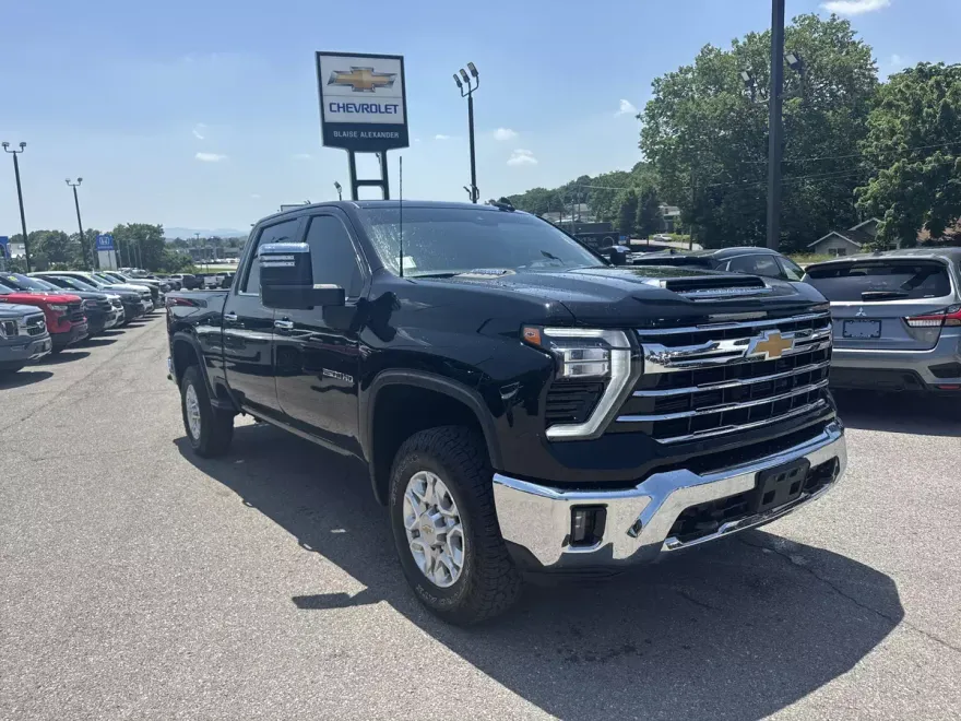 2024 Chevrolet Silverado 2500HD LTZ photo 1