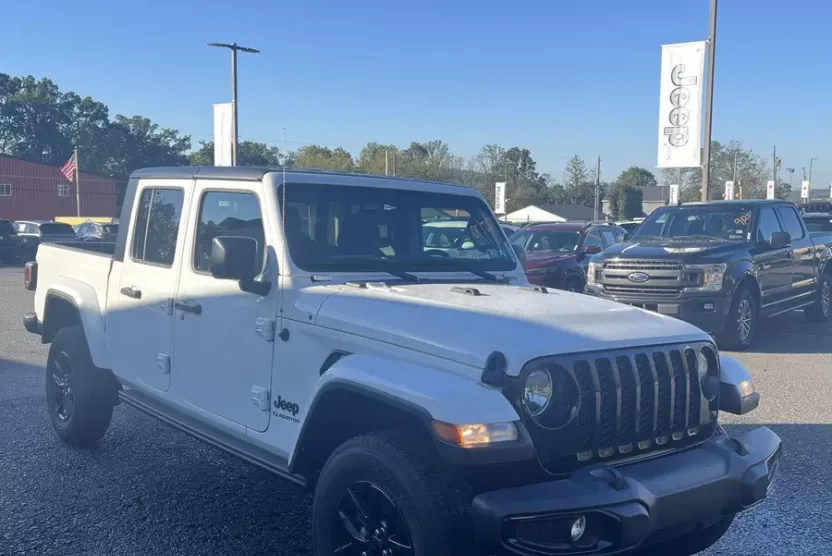 2022 Jeep Gladiator Sport photo 1