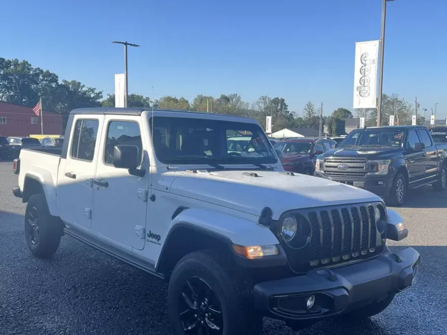 2022 Jeep Gladiator Sport photo 1