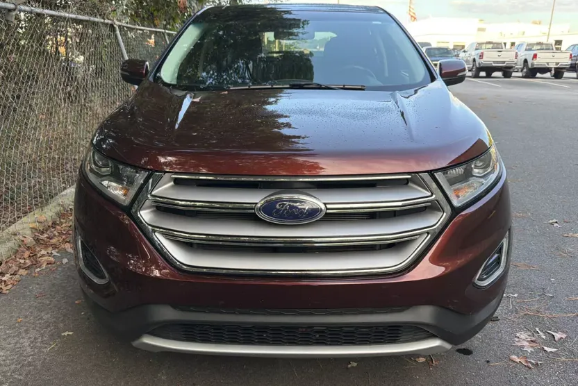 2015 Ford Edge Titanium photo 1
