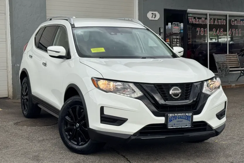 2020 Nissan Rogue AWD SV photo 1